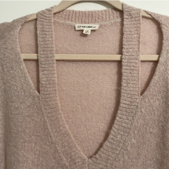 Cotton Candy LA Lightweight  Loose Fit Light Blush Pink Sweater Cut Out Size S/ - Picture 5 of 5